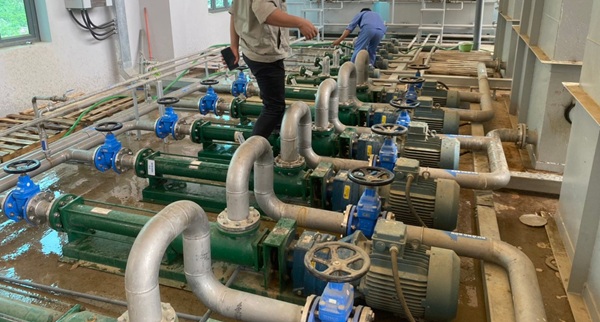 Ung-dung-da-dang-cua-bom-truc-vit-DOSAKI