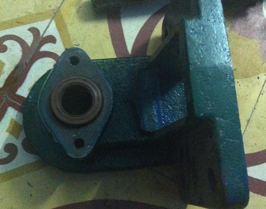 cach-thao-lap-va-thay-phot-bom-banh-rang-KCB-4